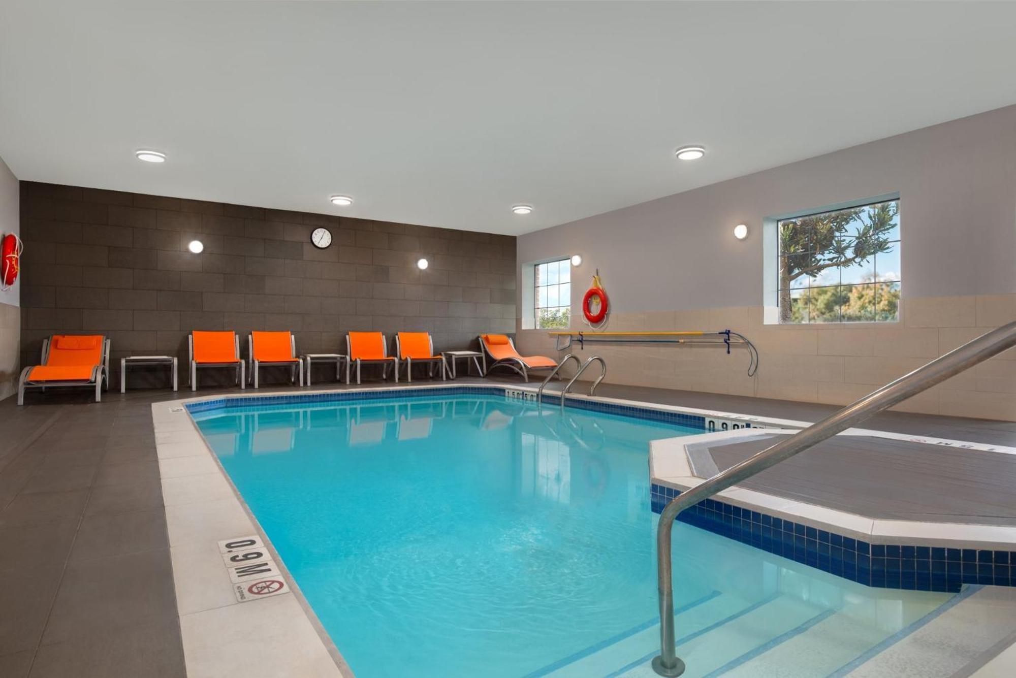 Holiday Inn Express Hotel & Suites Barrie By Ihg Exteriér fotografie