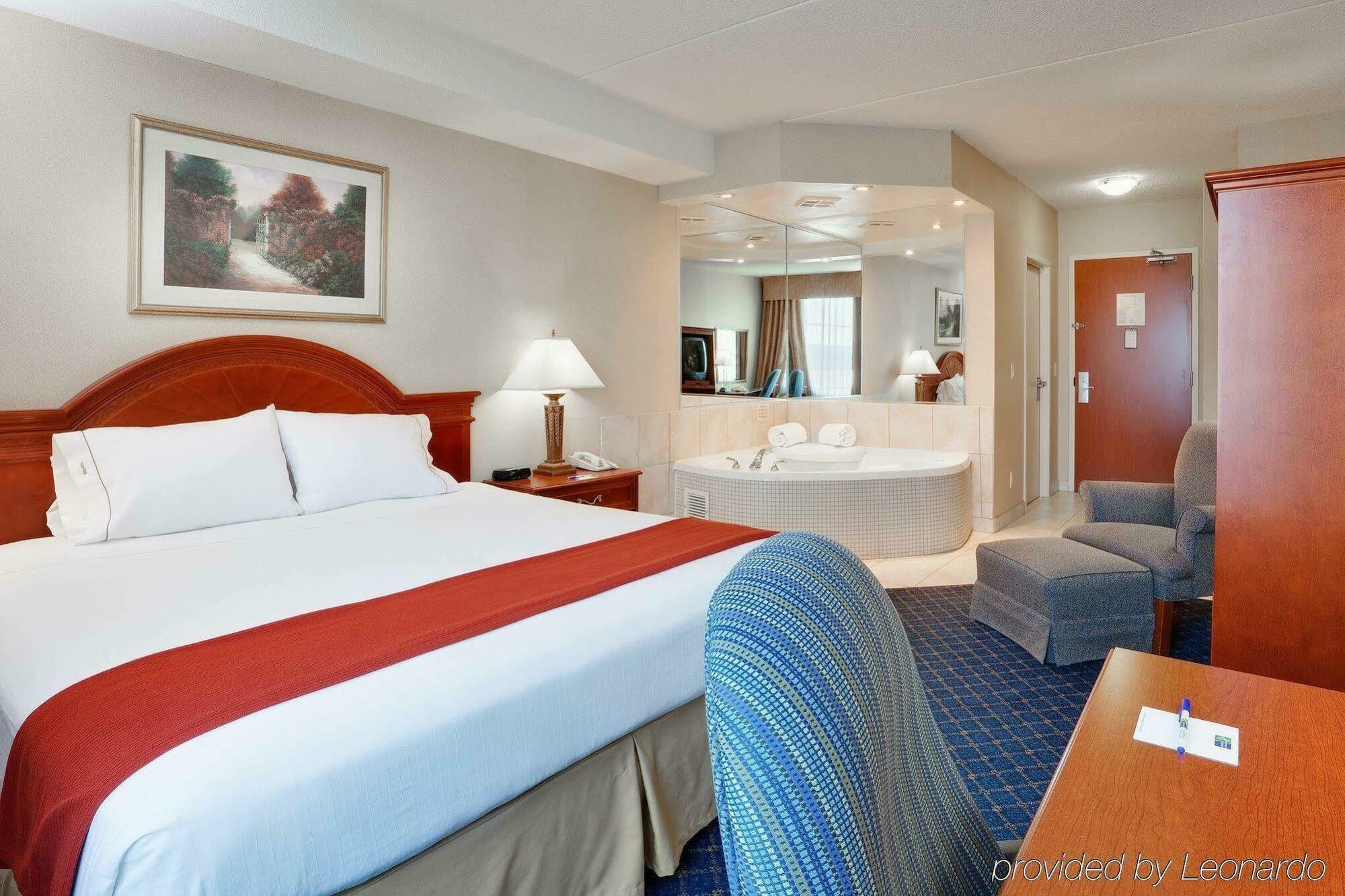Holiday Inn Express Hotel & Suites Barrie By Ihg Exteriér fotografie
